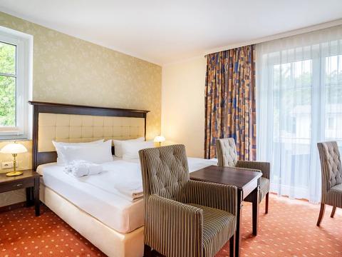 Ostseehotel - Villen im Park: Beispiel Doppelzimmer Haupthaus Beispiel Doppelzimmer Haupthaus