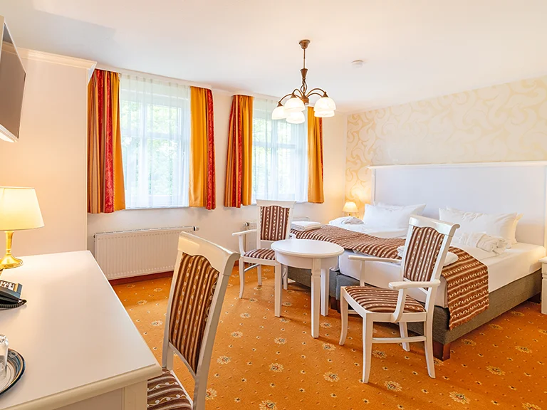 2025-05-19-Rovell-VIP-Zimmer-422-DSC00092-HDR.webp