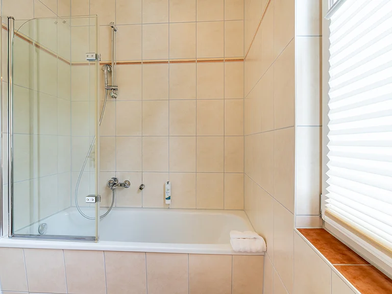 2025-05-19-Rovell-VIP-Zimmer-304-DSC09938-HDR.webp